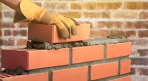 construction-mur-brique-maconnerie